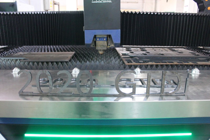 使用光纤激光切割机时需要掌握的技术