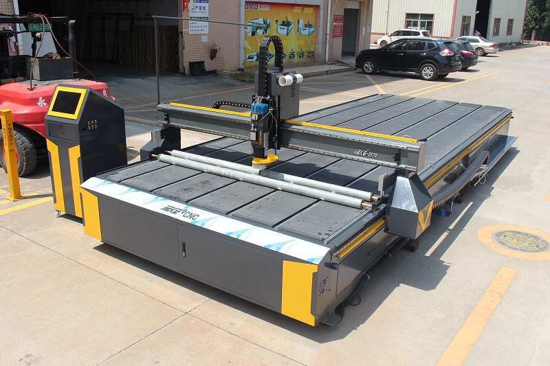 bg真人电子数控教您正确保养铝板雕刻机
